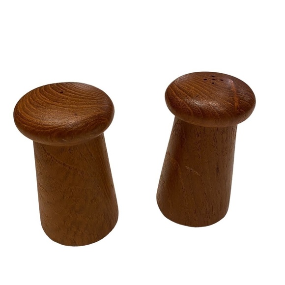 Mushroom Teak Salt N Pepper Shakers Mid Century Modern 1960’s - Picture 1 of 8